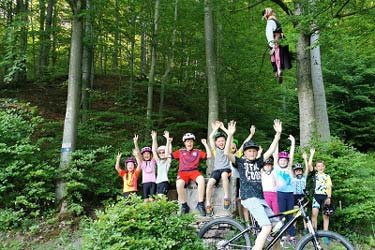 Kinder bei der Mountain Bike Tour