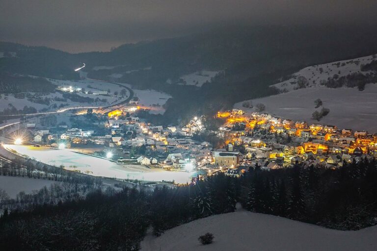 Nachtloipe mit Beleuchtung
