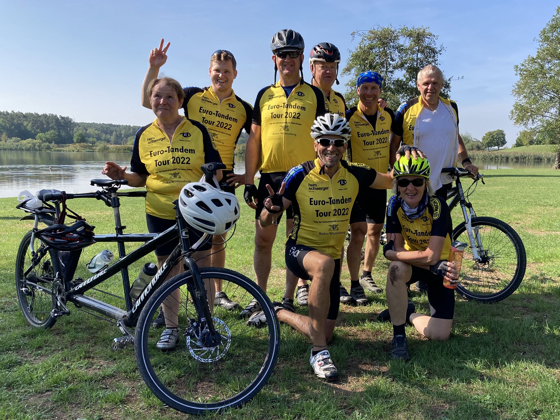 Am Rothsee die WSV Teilnehmer der ETT mit Ihren Tandem Partnern von Links: Adelheid Traub mit Lukas Schrenk, Edgar Eisenmann mit Ewald Reulbach, Dirk Meyer Jürgens mit Maren Schwerger und Ewald Simon mit Armin Schneider